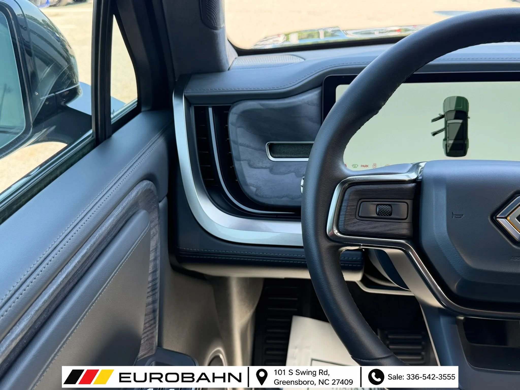 Used 2025 Rivian R1S Adventure Dual AWD/4WD image 10