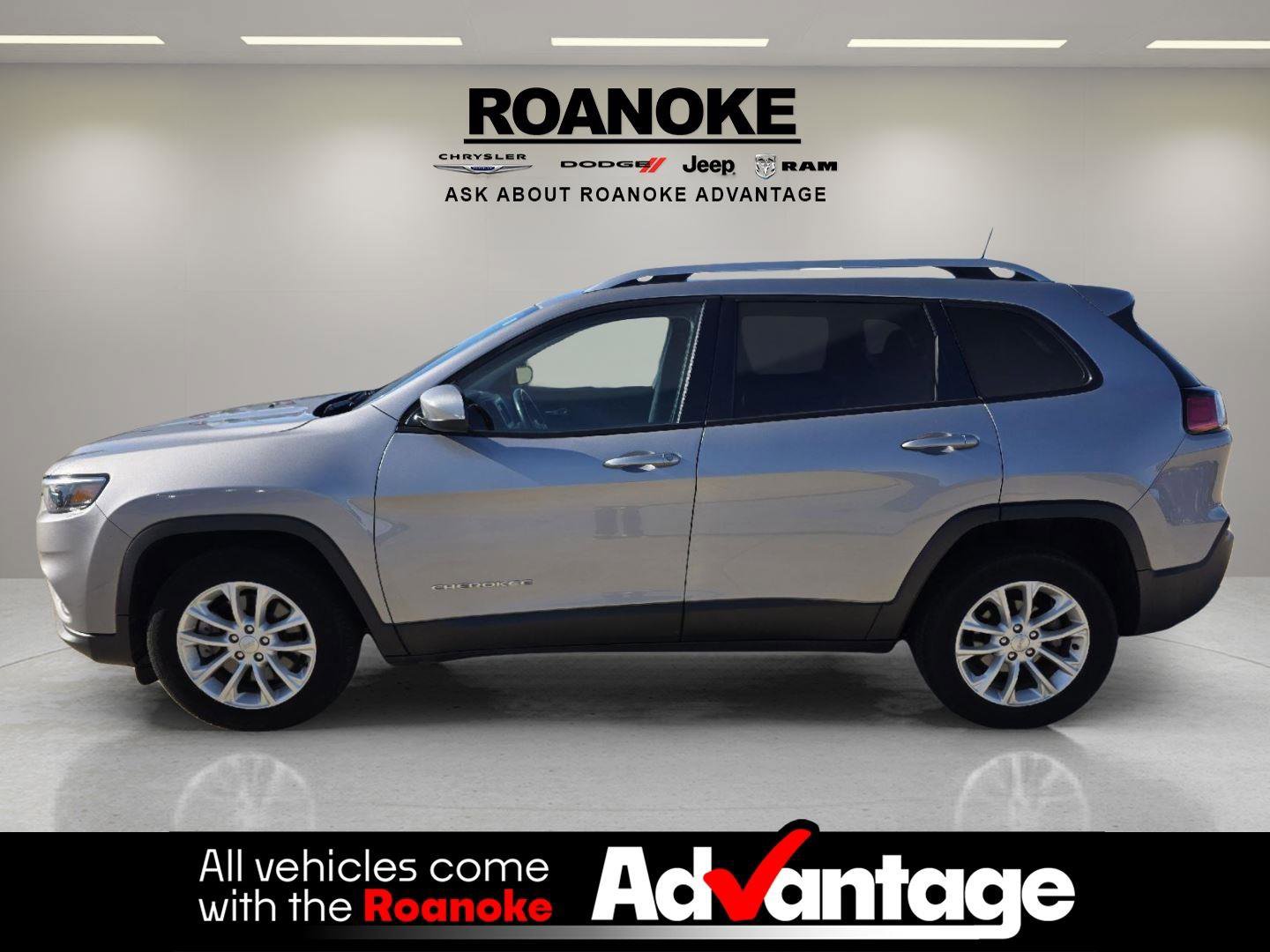 Used 2020 Jeep Cherokee Latitude w/ Cold Weather Group image 6