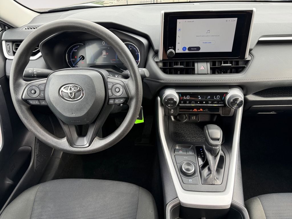Used 2025 Toyota RAV4 LE AWD/4WD image 10