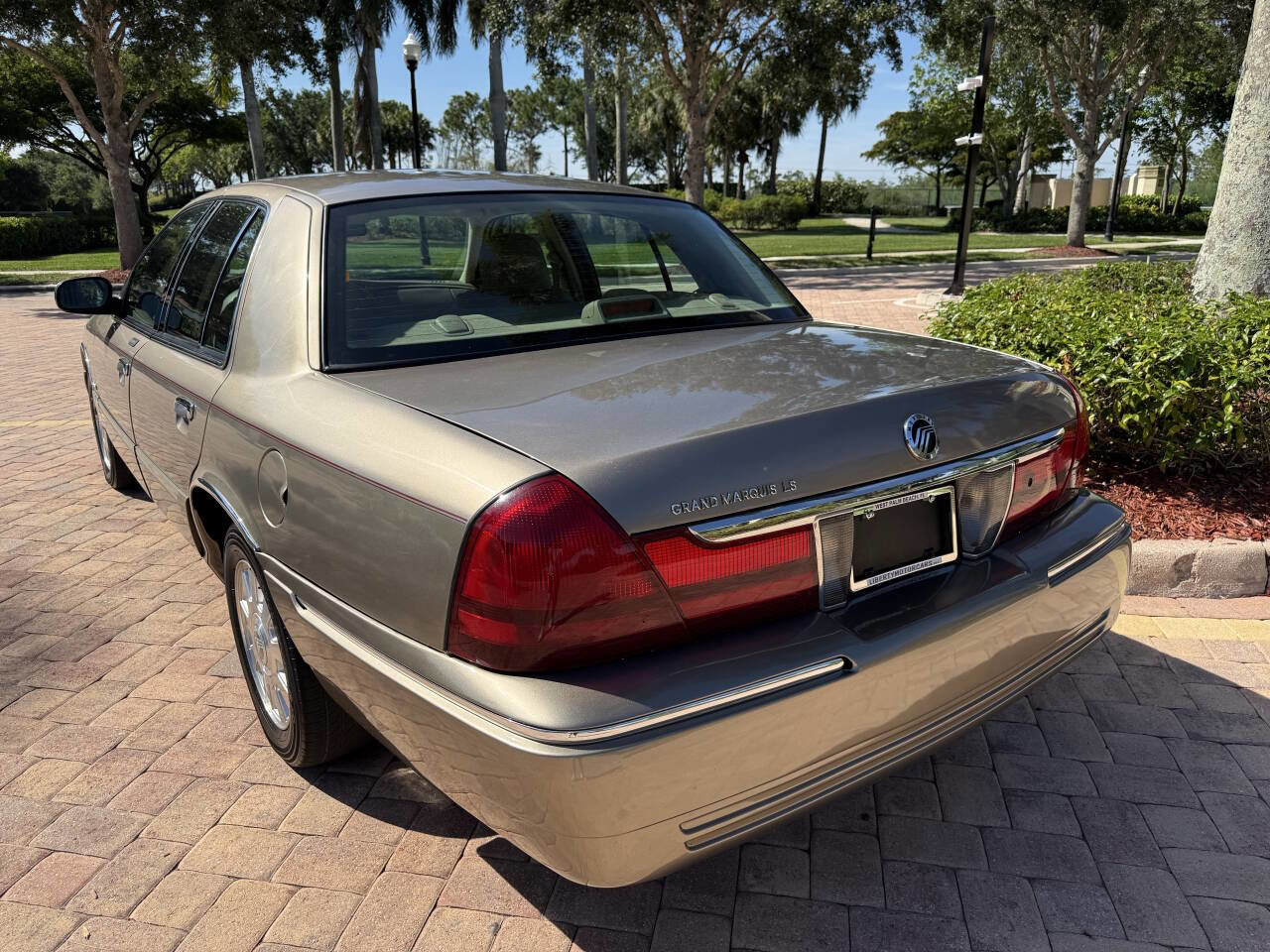 Used 2005 Mercury Grand Marquis LS RWD image 7
