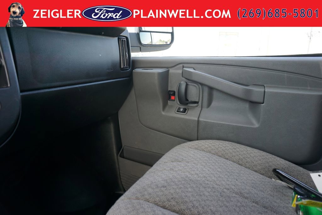 Used 2021 Chevrolet Express 2500 w/ Driver Convenience Package RWD image 27