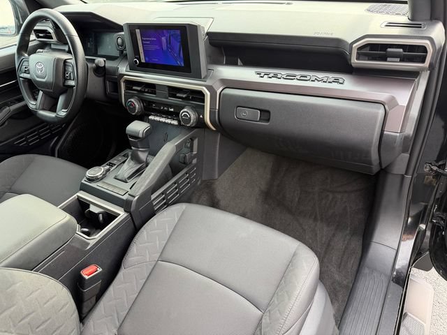 Certified 2025 Toyota Tacoma SR5 AWD/4WD image 18