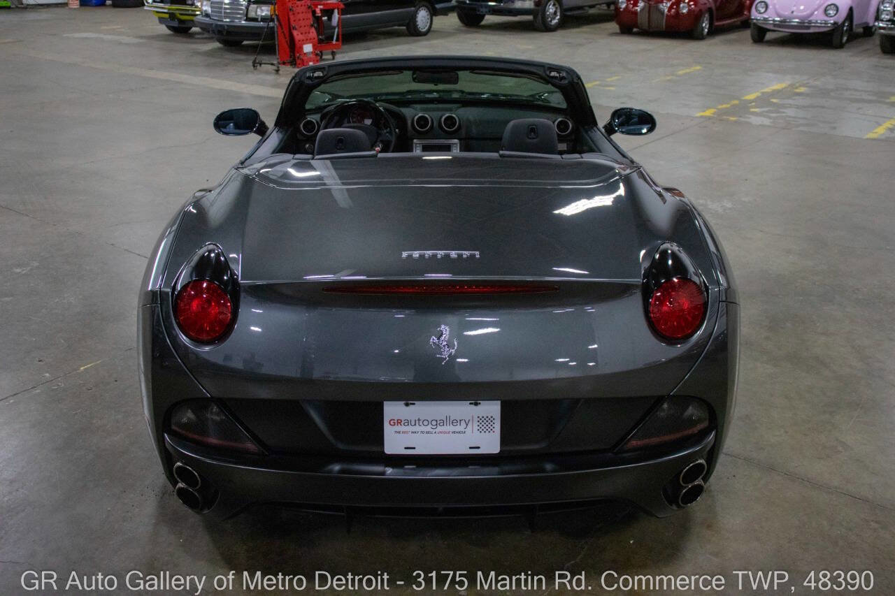 Used 2010 Ferrari California RWD image 6