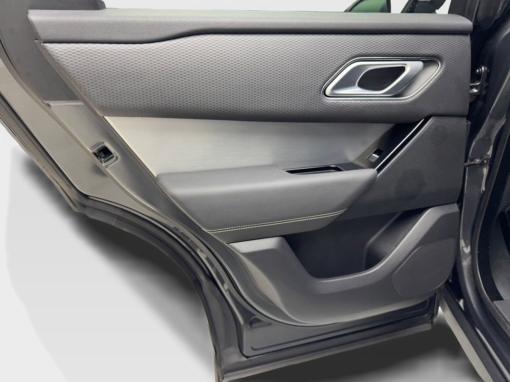 Used 2022 Land Rover Range Rover Velar R-Dynamic S image 37