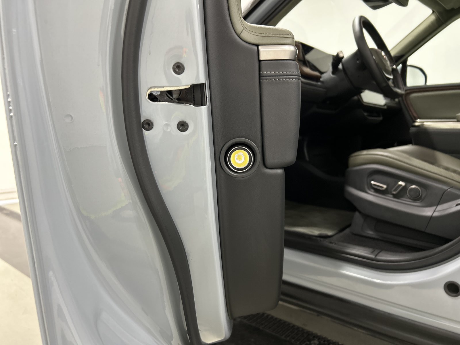 Used 2023 Rivian R1T Adventure Quad AWD/4WD image 30