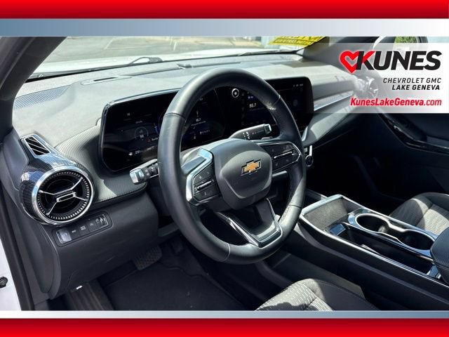 Used 2025 Chevrolet Equinox LT AWD/4WD image 13