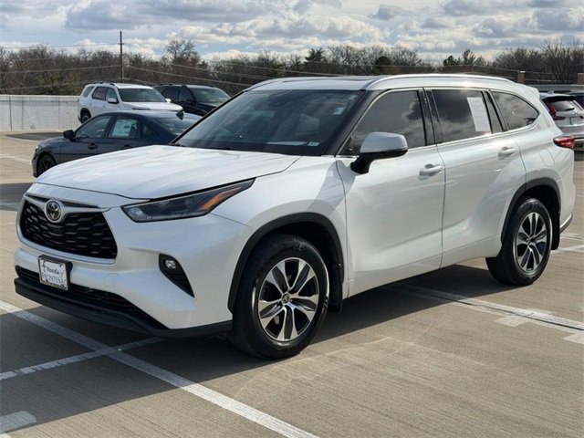 Used 2021 Toyota Highlander XLE image 9