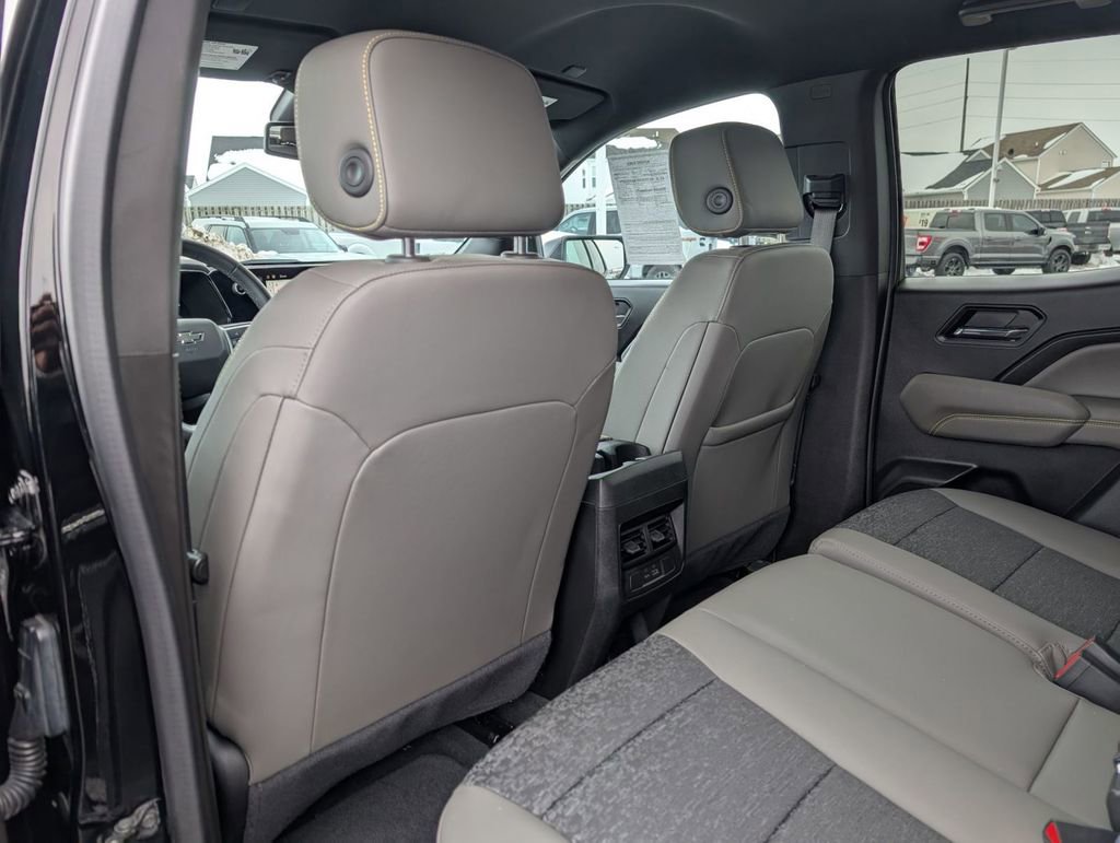 Used 2024 Chevrolet Colorado ZR2 w/ Technology Package image 39