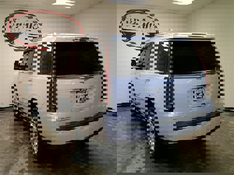 Used 2016 Cadillac Escalade Premium image 11