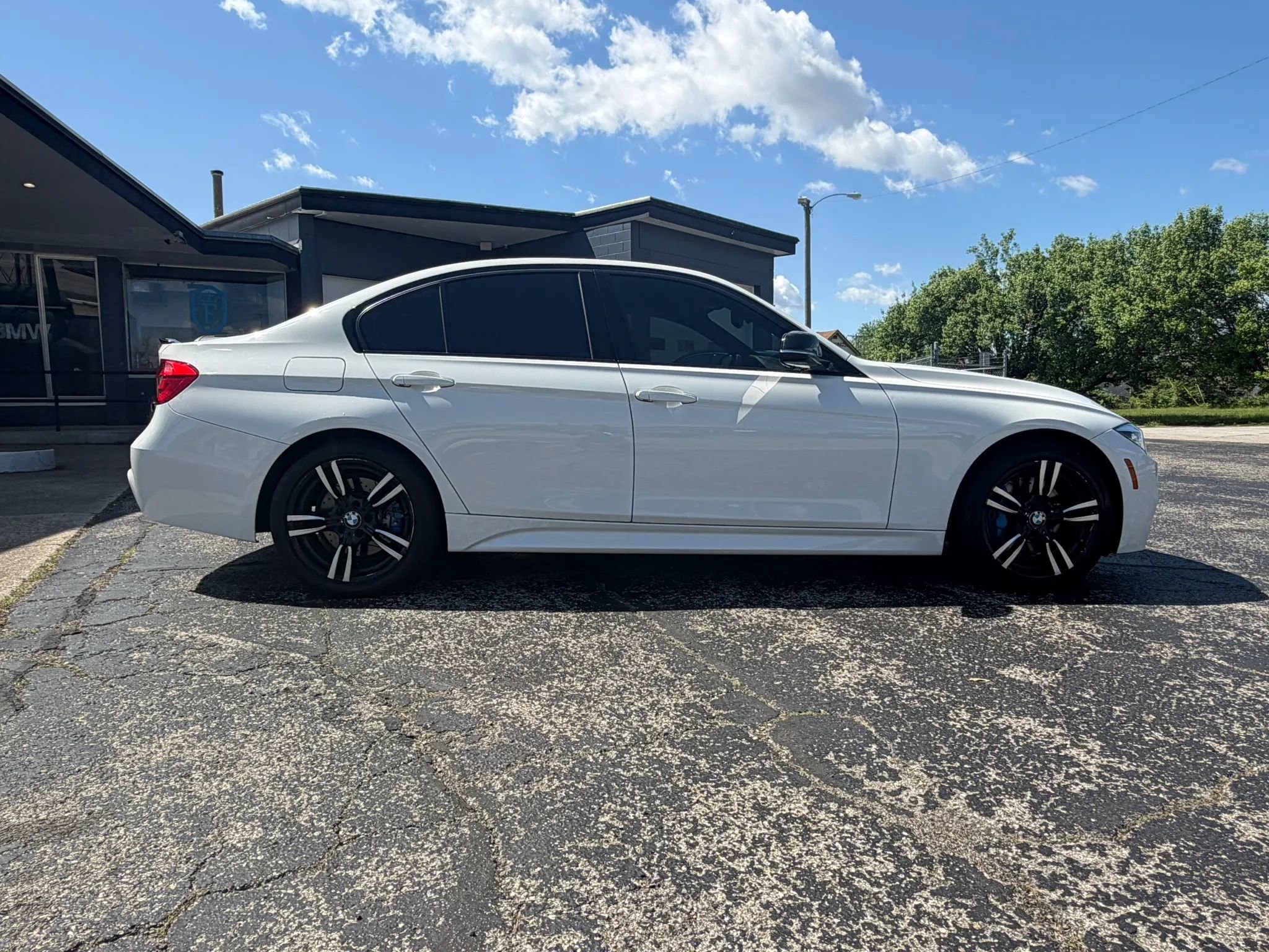 Used 2018 BMW 340i xDrive Sedan w/ Premium Package AWD/4WD image 9