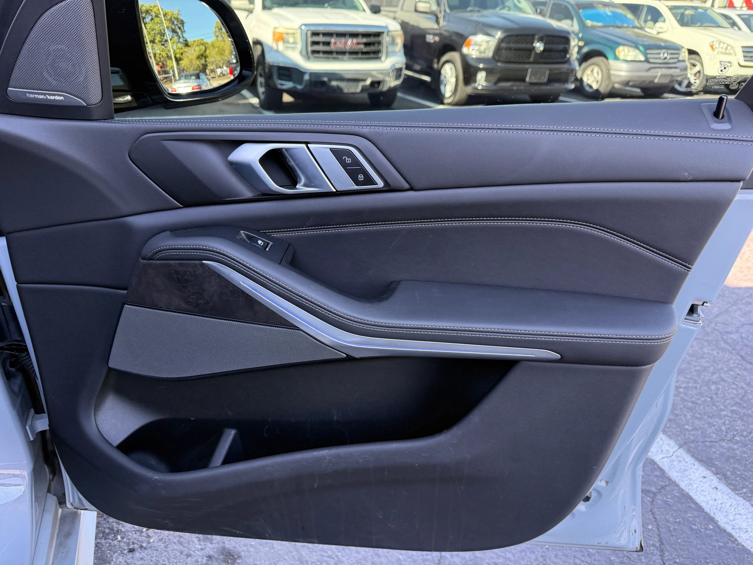 Used 2024 BMW X5 xDrive40i w/ M Sport Package image 27