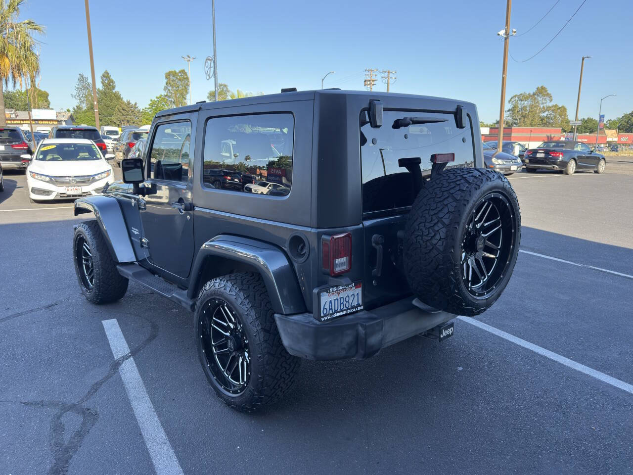 Used 2007 Jeep Wrangler Sahara w/ Dual Top Group AWD/4WD image 5