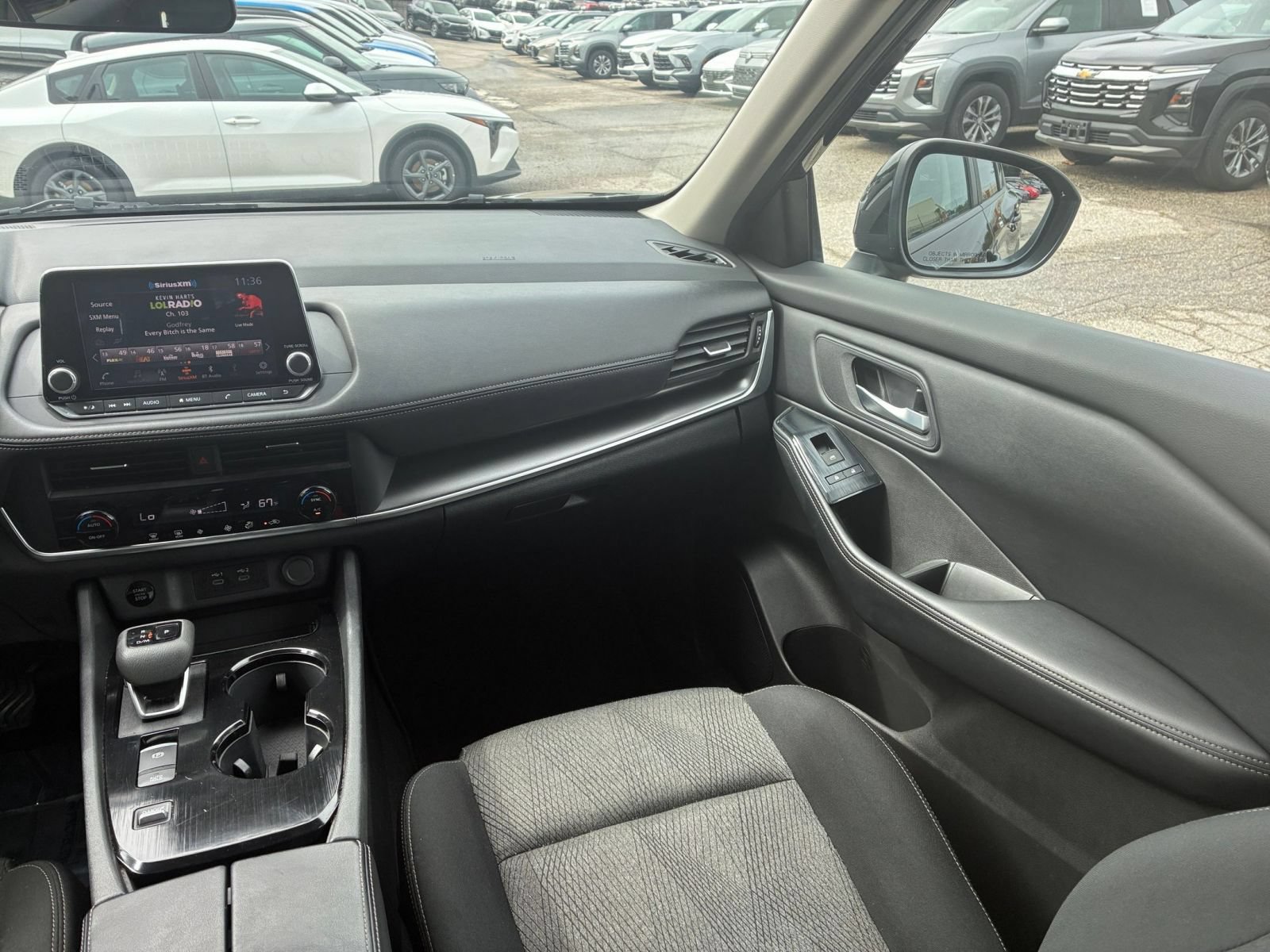 Used 2025 Nissan Rogue SV FWD image 30