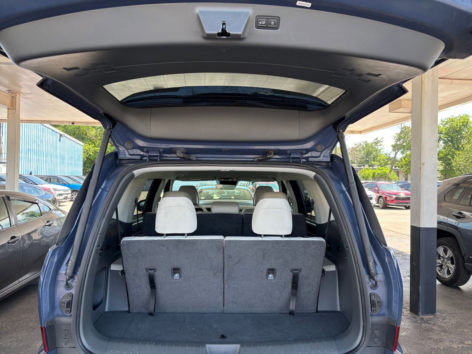 Used 2025 Hyundai Santa Fe SEL FWD image 33
