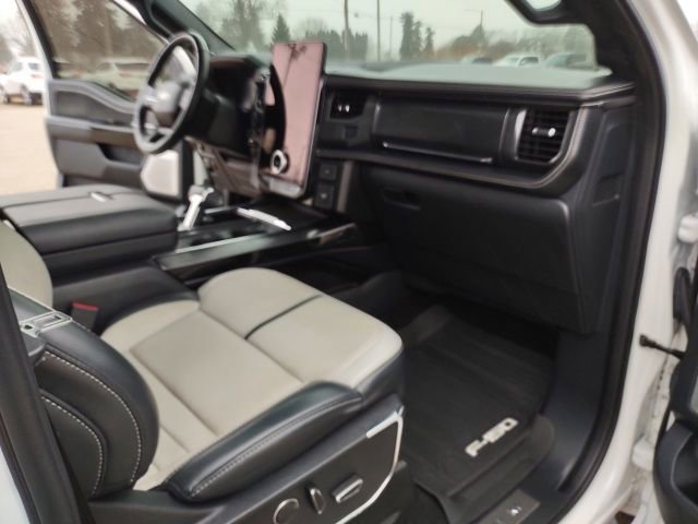 Used 2022 Ford F150 Lightning Platinum image 26