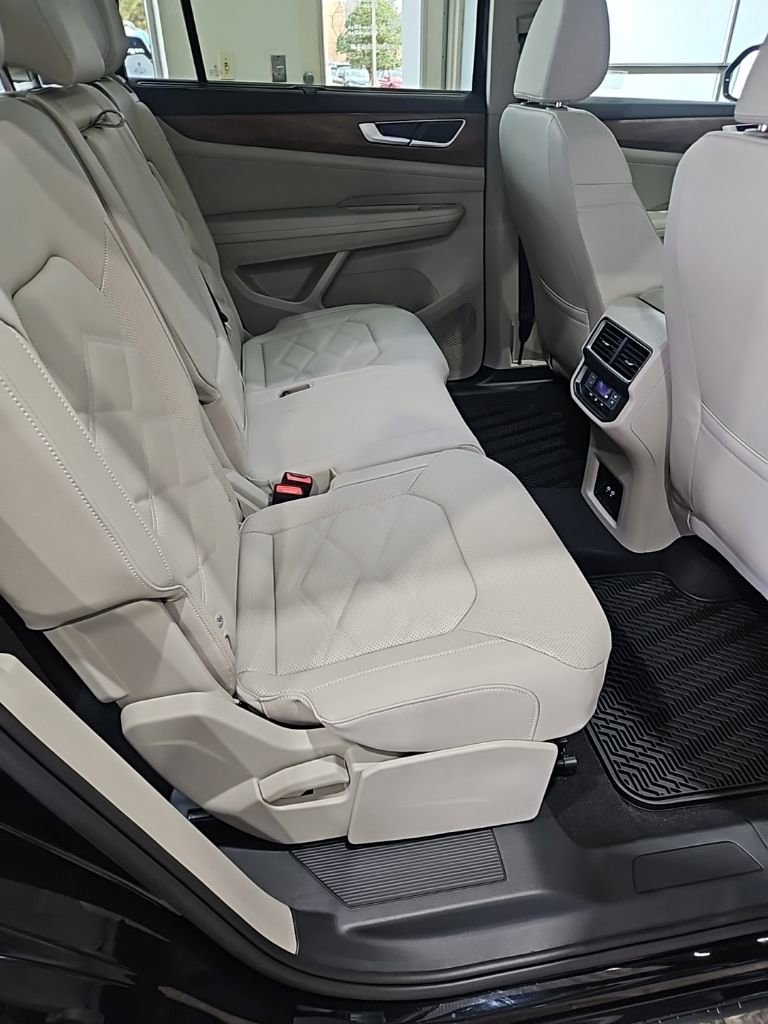 New 2026 Volkswagen Atlas SE image 17