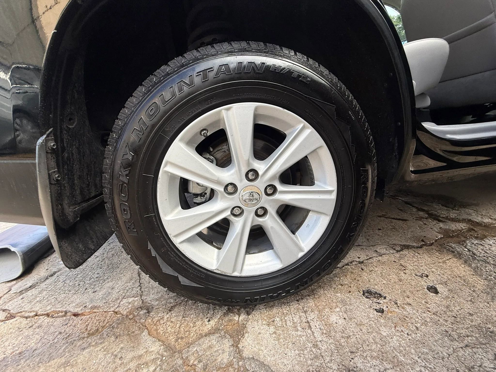 Used 2013 Toyota Highlander SE FWD image 26