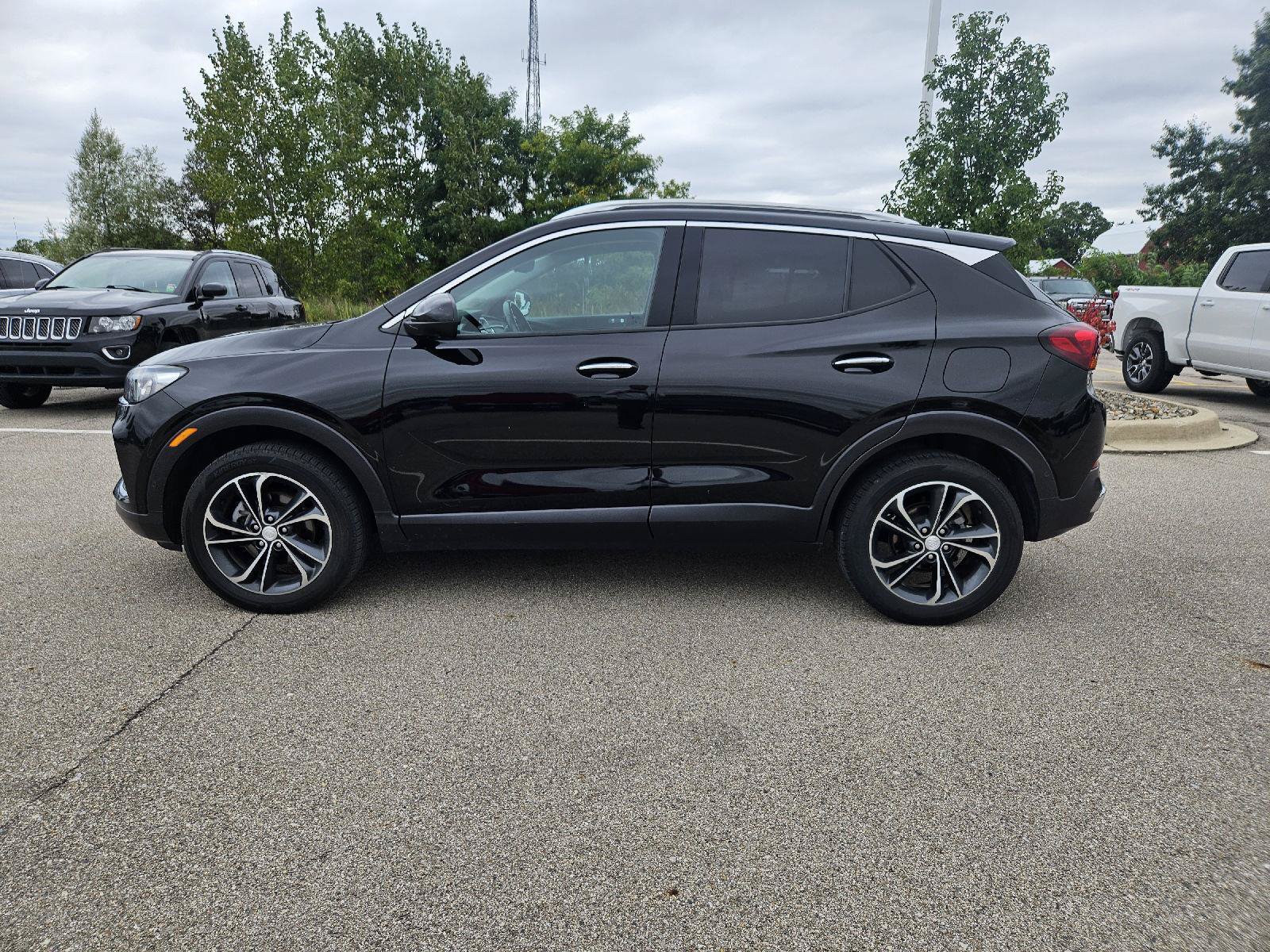 Used 2023 Buick Encore GX Essence w/ Advanced Technology Package AWD/4WD image 4