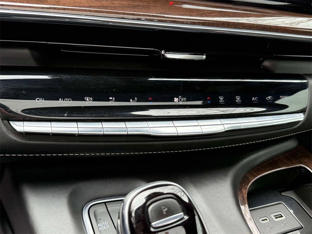 Used 2021 Cadillac Escalade Sport Platinum image 27