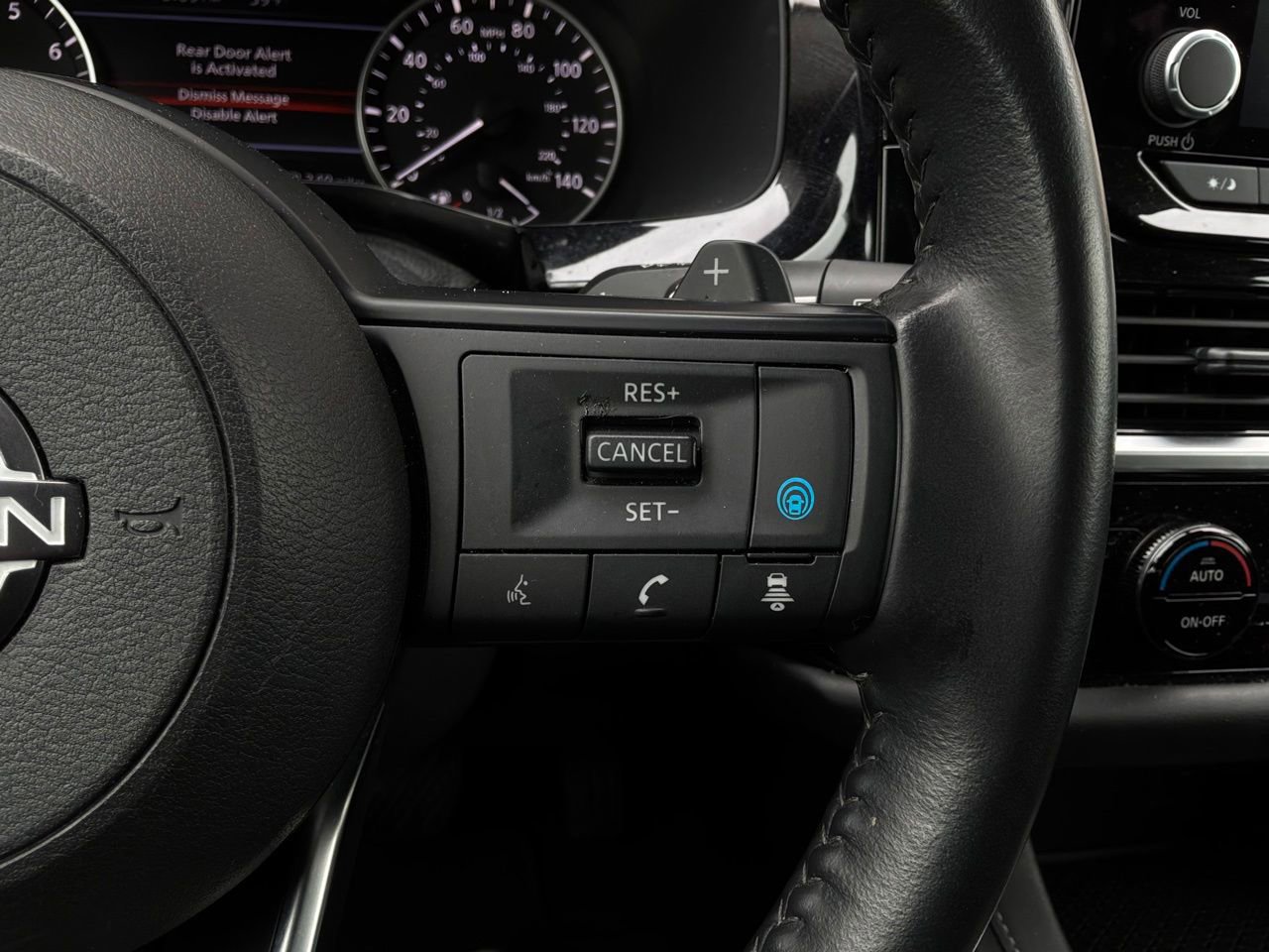 Used 2025 Nissan Pathfinder SV FWD image 37