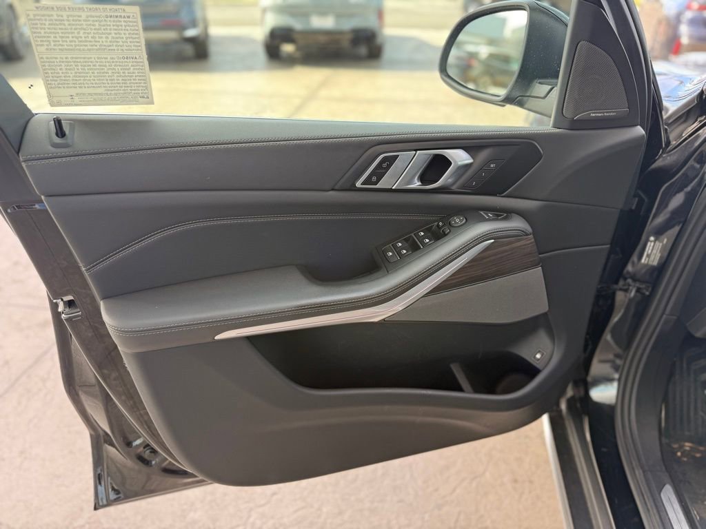 Used 2024 BMW X5 xDrive50e w/ Premium Package image 9