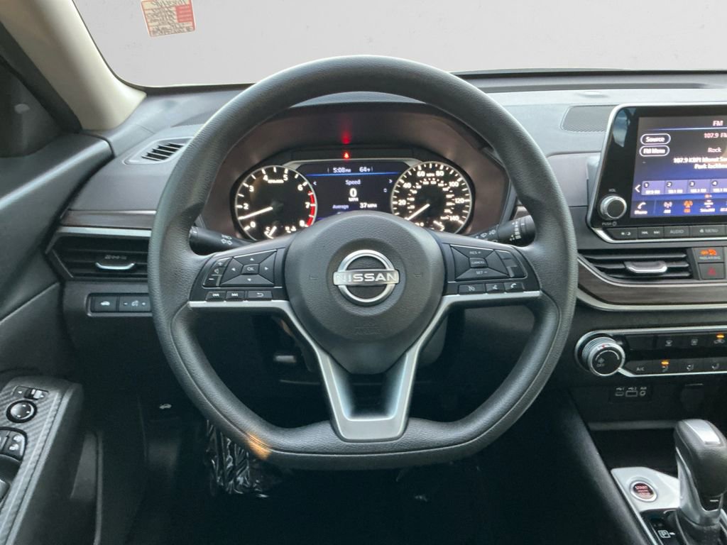 Used 2024 Nissan Altima 2.5 SV image 12