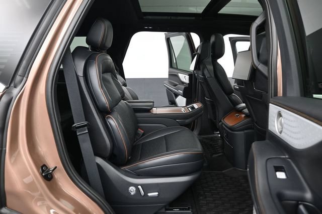 Certified 2025 Lincoln Navigator Black Label AWD/4WD image 25