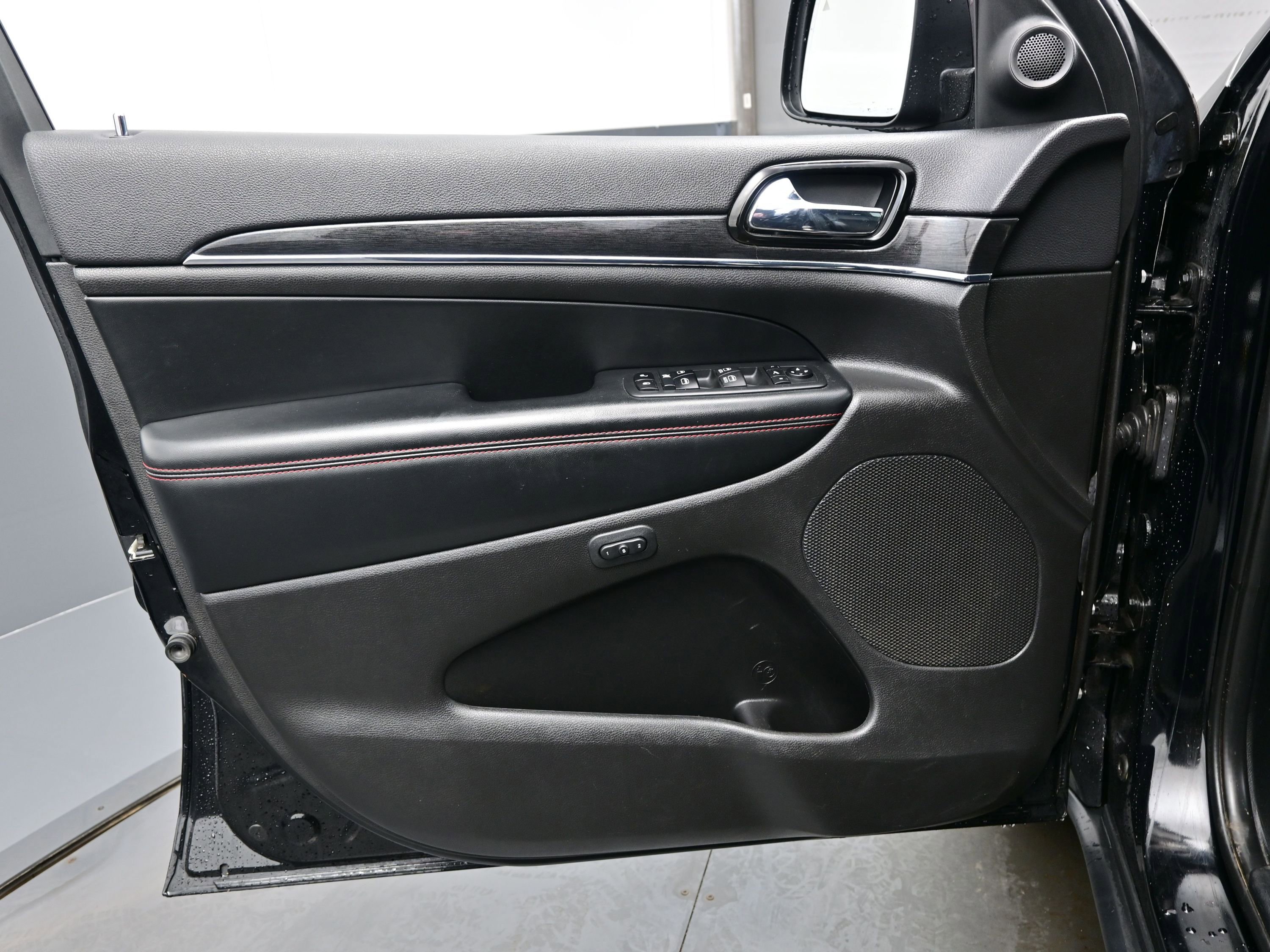 Used 2020 Jeep Grand Cherokee Trailhawk AWD/4WD image 9