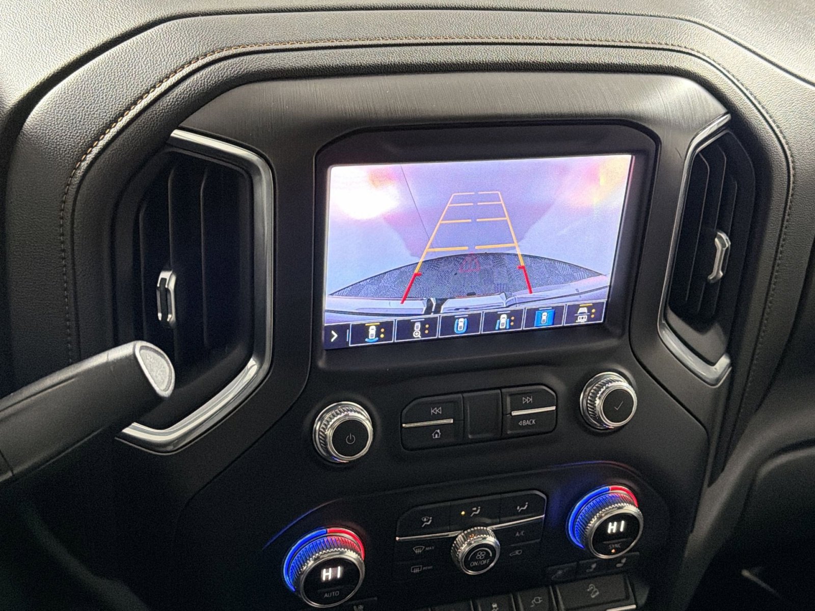 Used 2021 GMC Sierra 1500 AT4 w/ AT4 Premium Package image 19