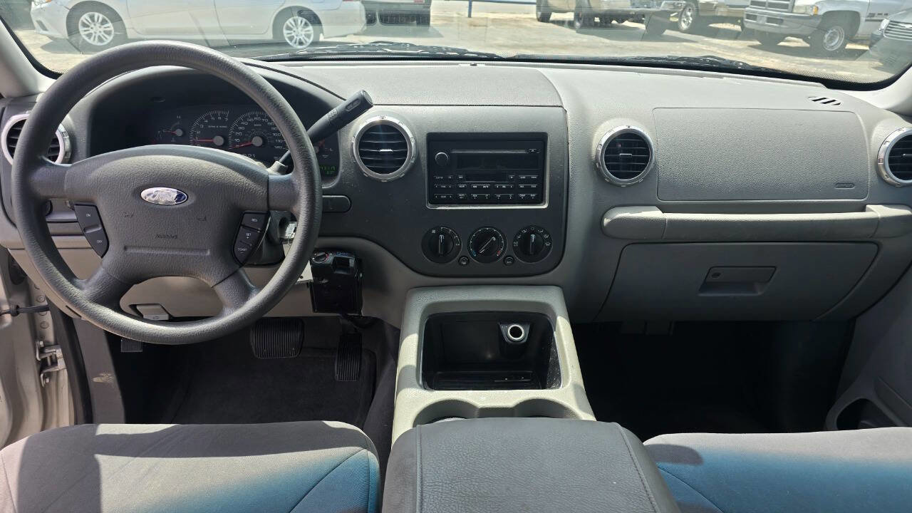 Used 2004 Ford Expedition XLT RWD image 9