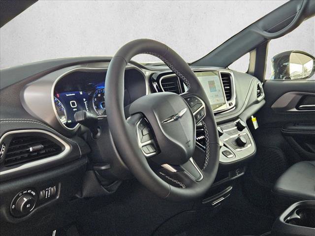 New 2026 Chrysler Pacifica Select FWD video 3