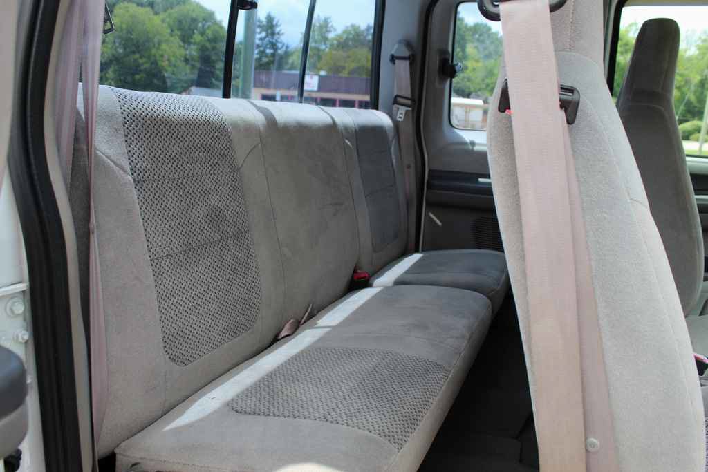 Used 2001 Ford F250 Lariat RWD image 21