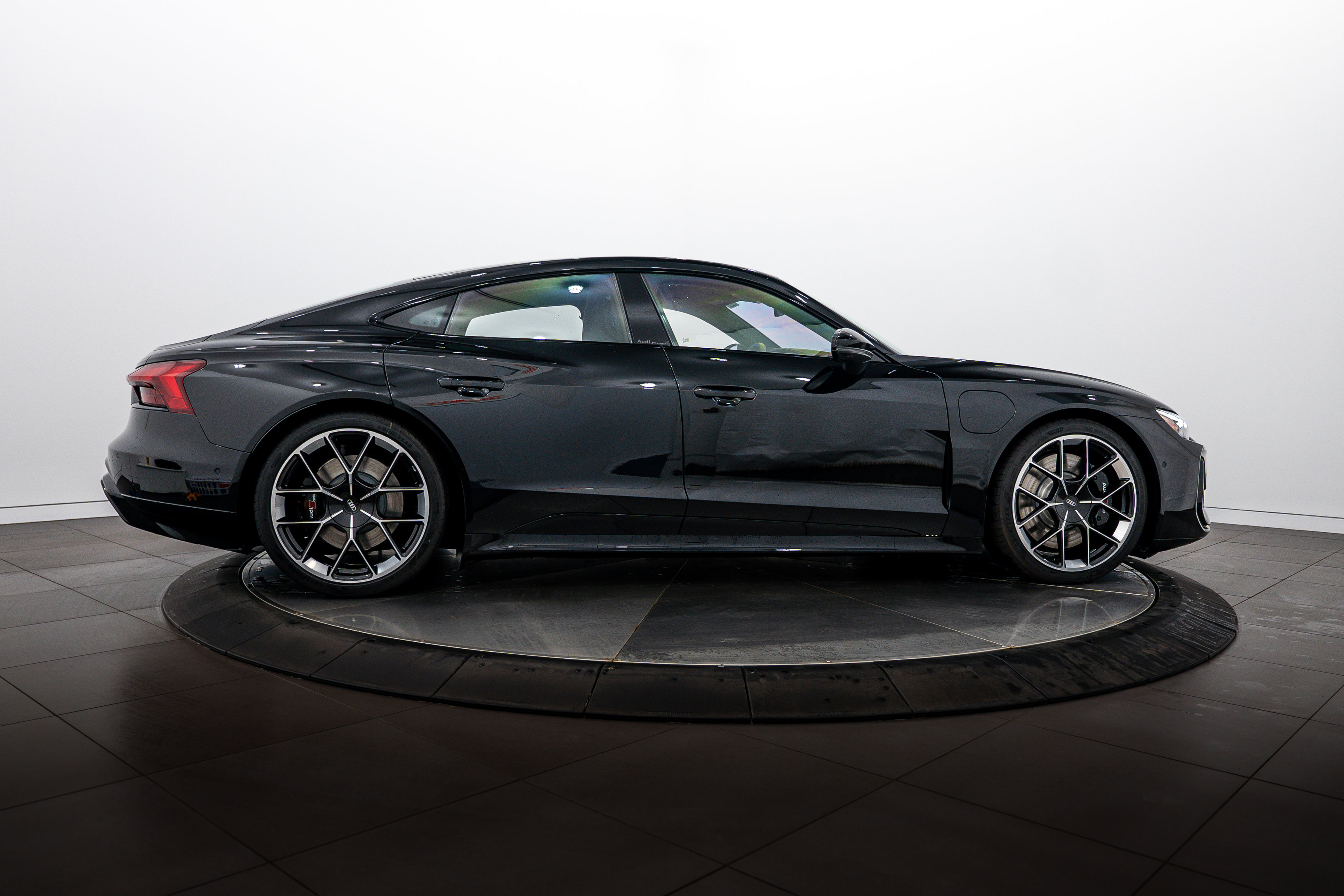 New 2025 Audi RS e-tron GT performance AWD/4WD image 3