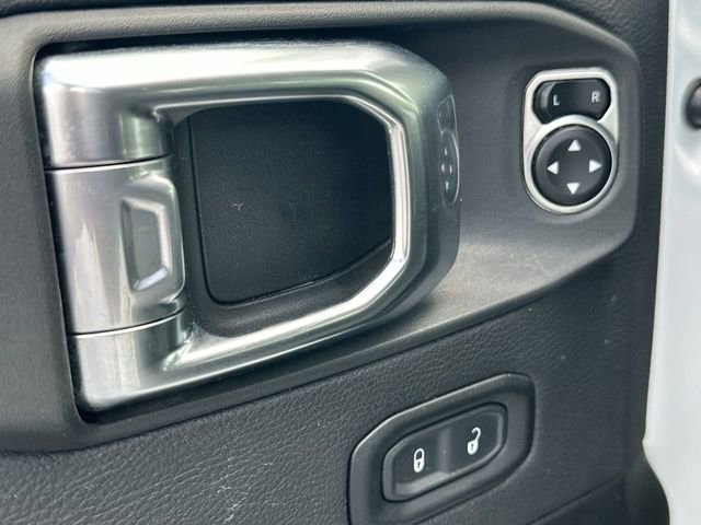 Used 2025 Jeep Wrangler Unlimited Sahara image 22