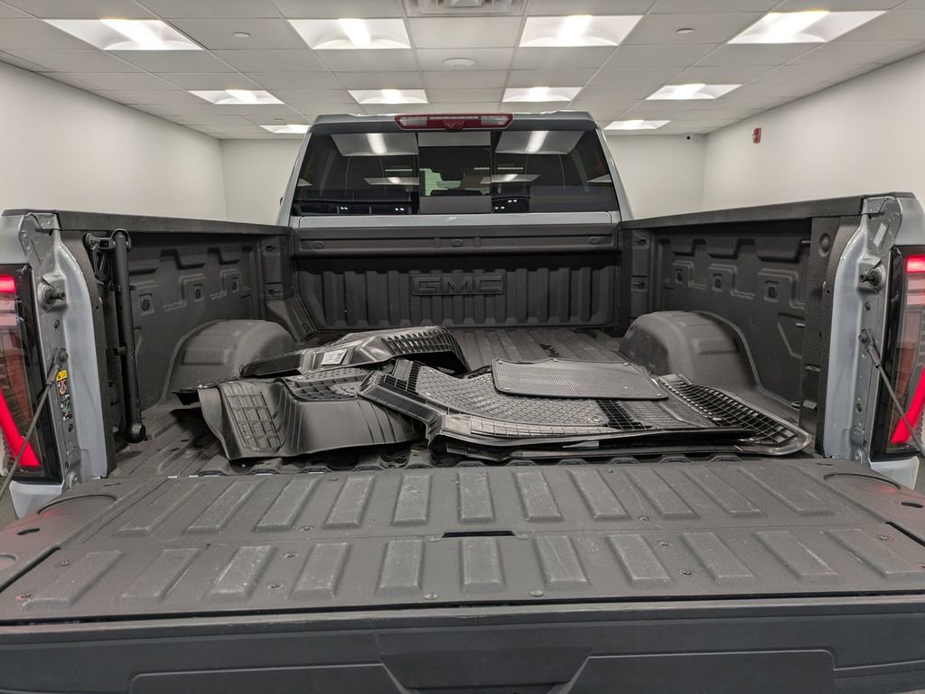 Used 2025 GMC Sierra 2500 AT4X image 25