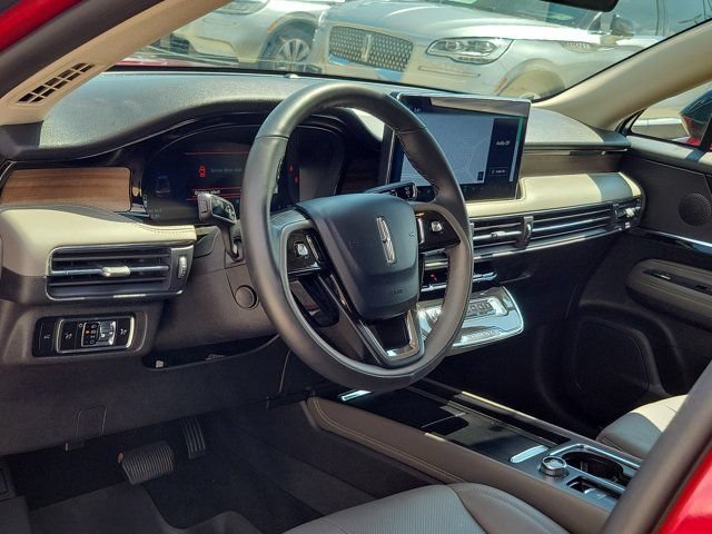 Certified 2025 Lincoln Corsair Reserve FWD image 6