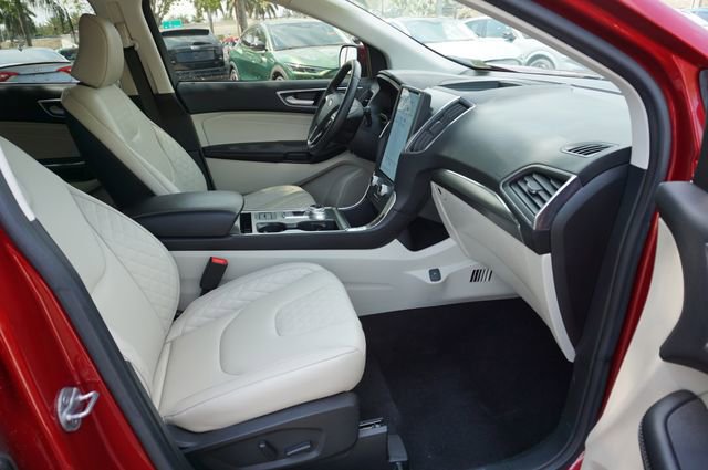 Certified 2023 Ford Edge Titanium image 3