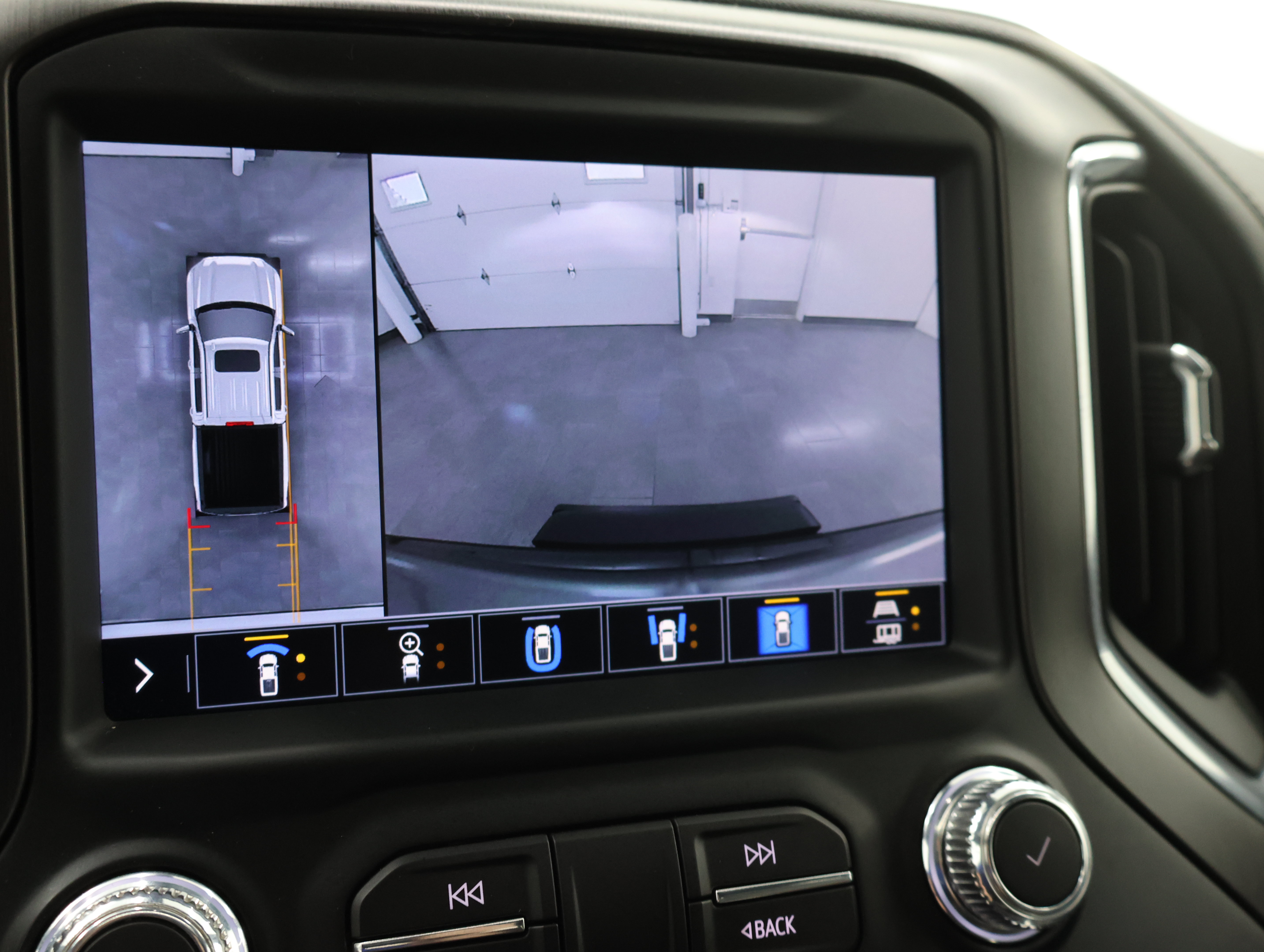 Used 2022 GMC Sierra 1500 AT4 w/ AT4 Premium Package AWD/4WD image 18
