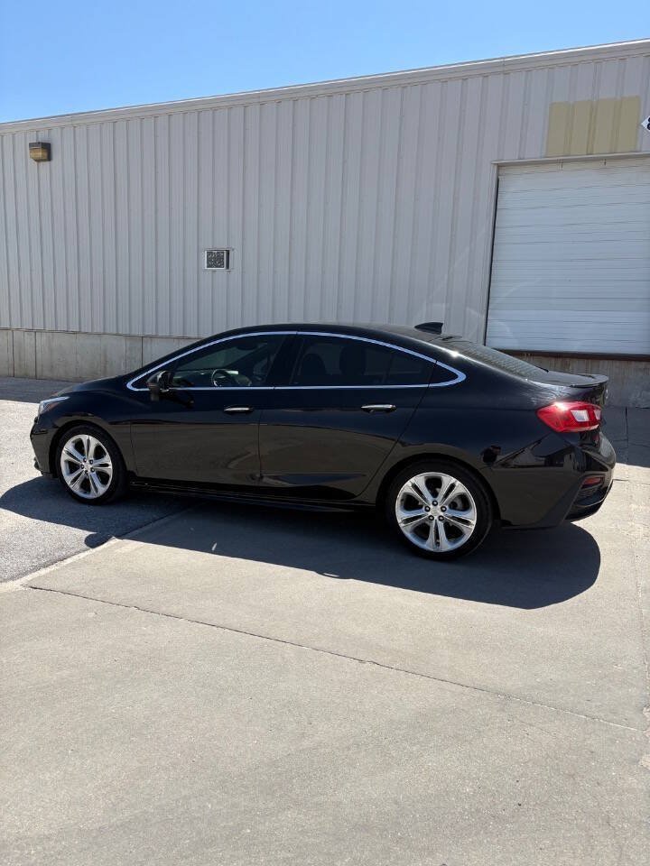 Used 2017 Chevrolet Cruze Premier FWD image 5