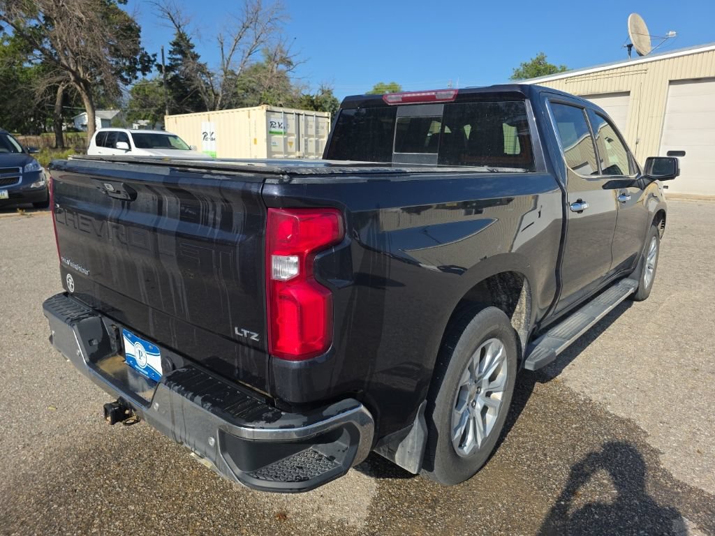 Used 2022 Chevrolet Silverado 1500 LTZ w/ LTZ Premium Package AWD/4WD image 7