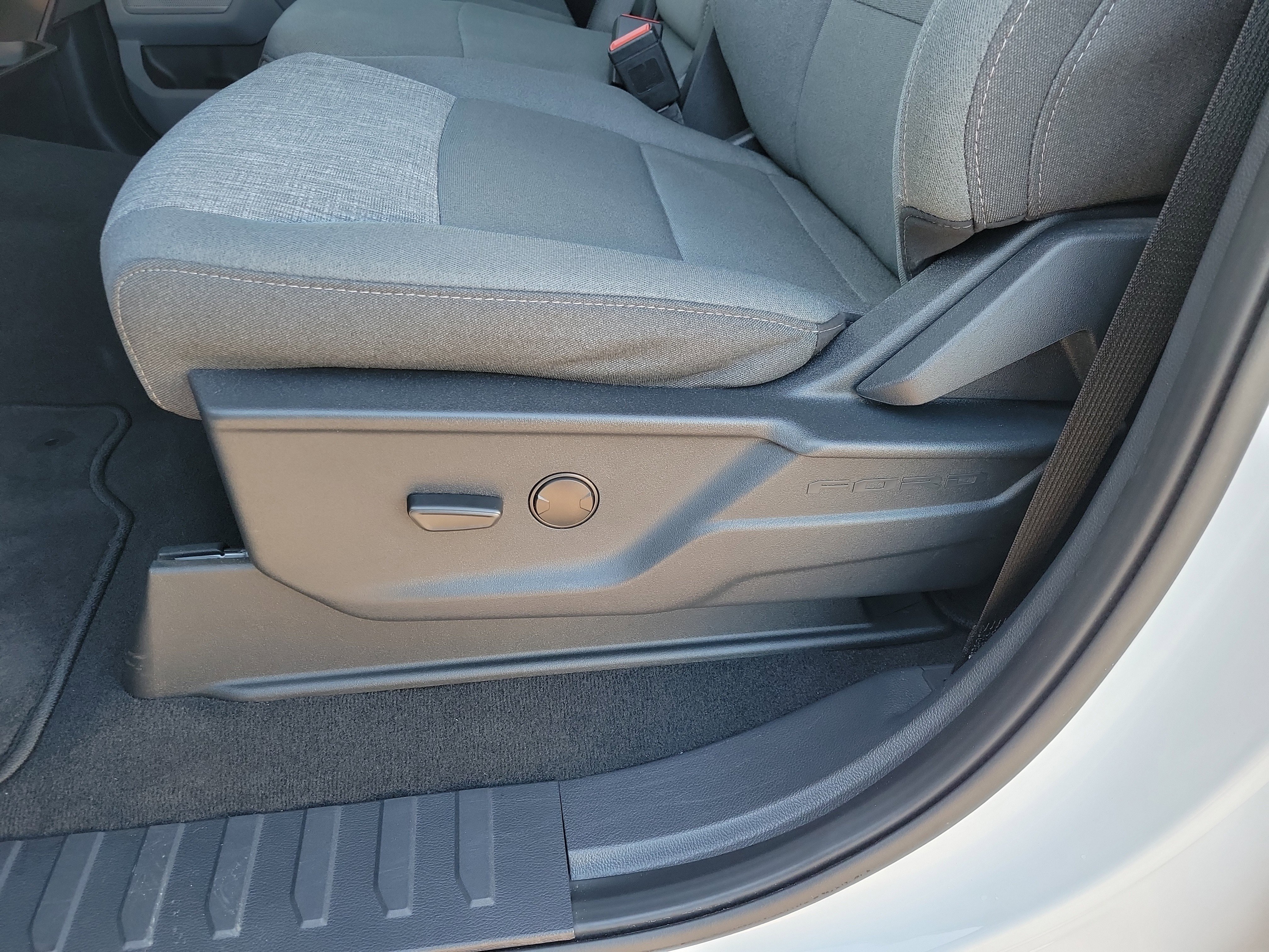 Used 2024 Ford F250 XLT w/ XLT Premium Package image 9