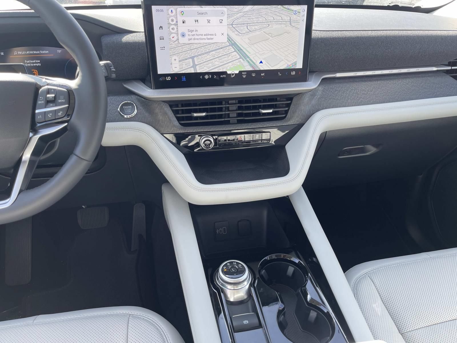 New 2026 Ford Explorer Platinum w/ LUX Leather Package AWD/4WD image 12