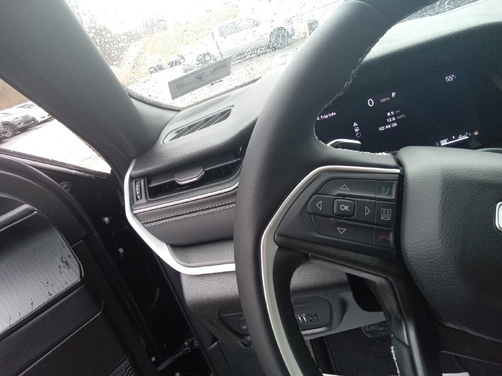 New 2026 Jeep Grand Cherokee Laredo X AWD/4WD image 17