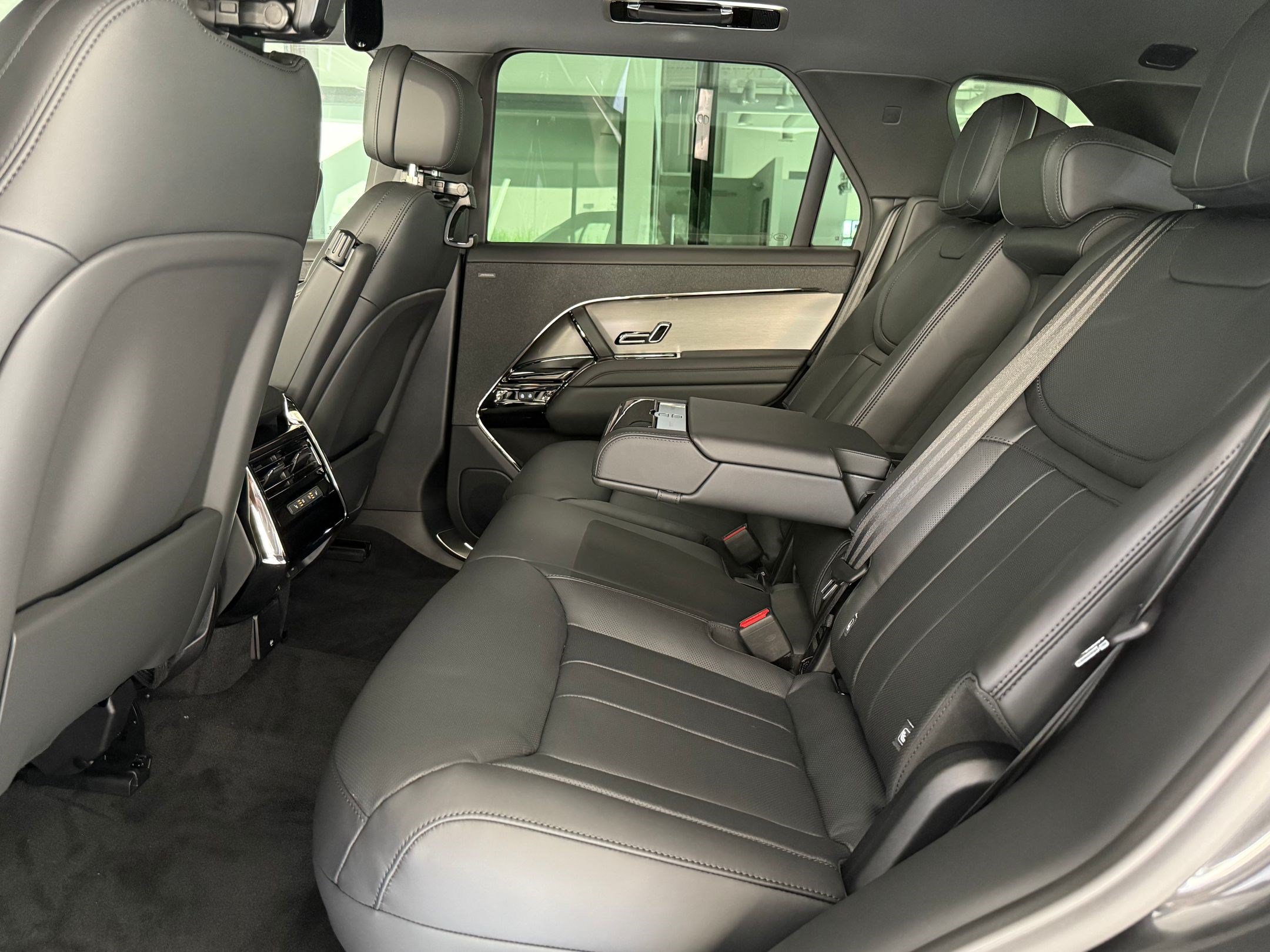 New 2026 Land Rover Range Rover Sport Dynamic SE AWD/4WD image 12