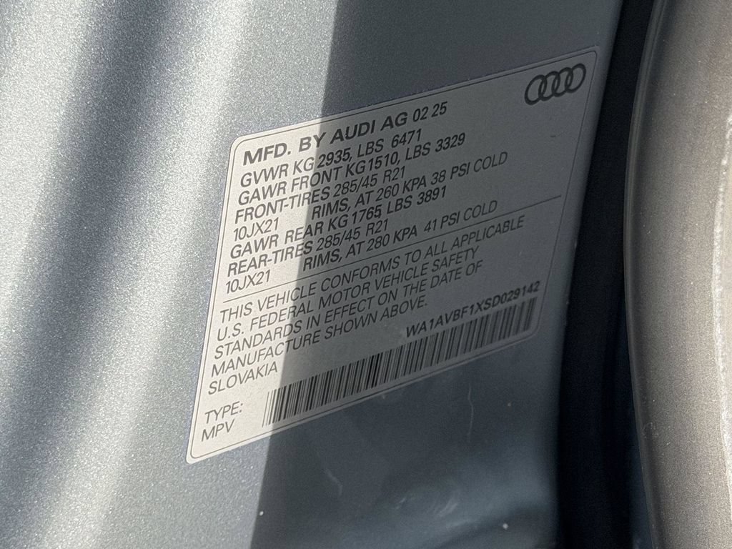 Used 2025 Audi Q8 Premium w/ Convenience Package AWD/4WD image 29