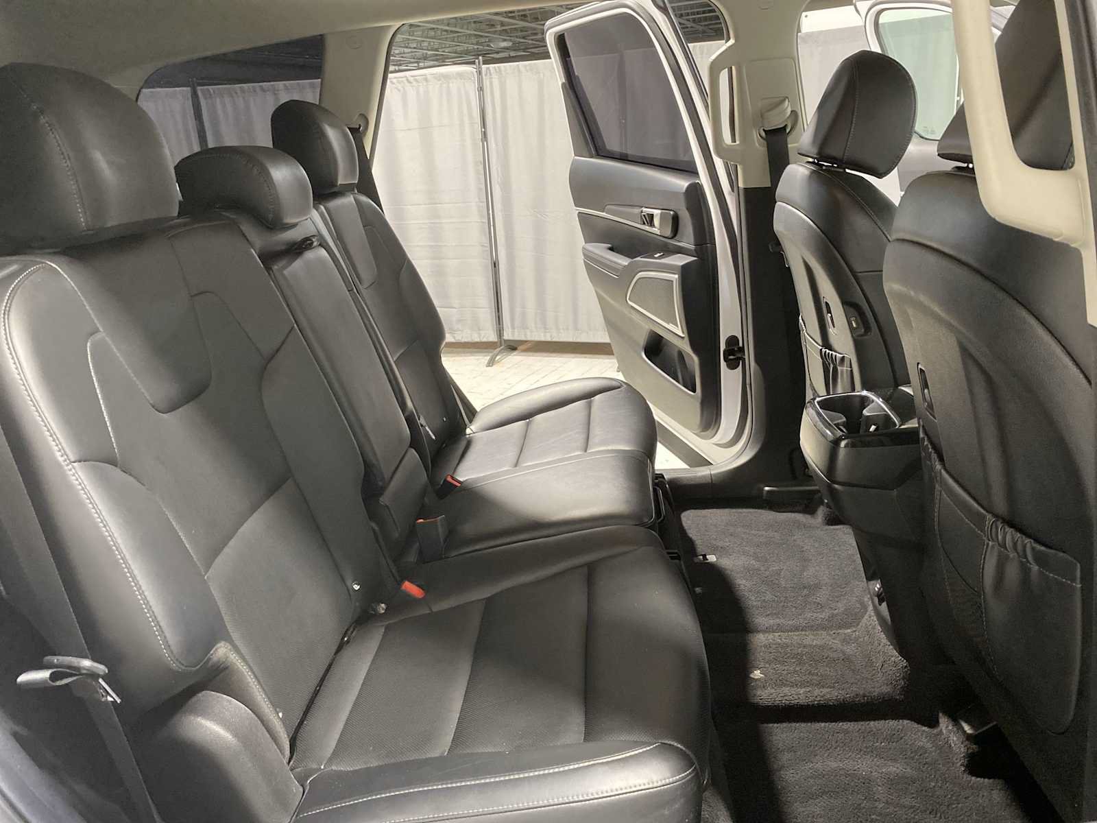 Used 2022 Kia Telluride LX AWD/4WD image 13