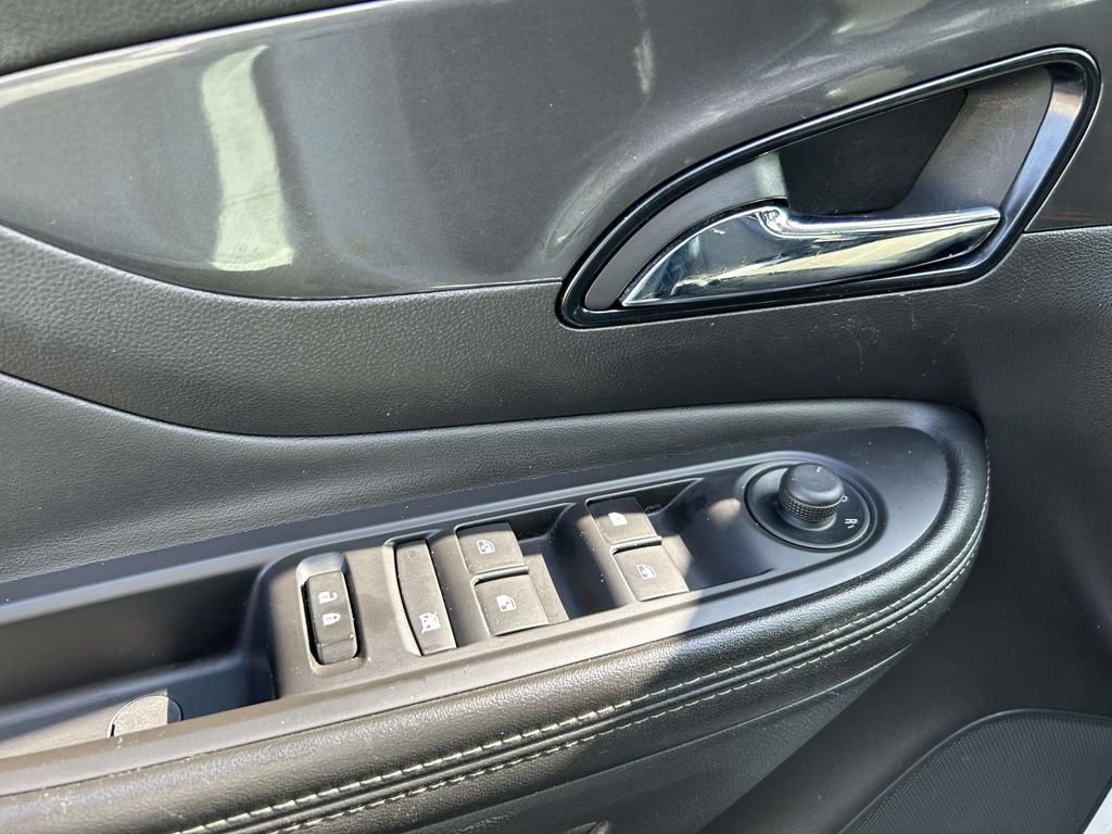Used 2021 Buick Encore Preferred FWD image 17