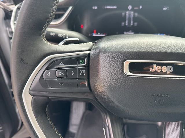 Used 2025 Jeep Grand Cherokee Altitude AWD/4WD image 21
