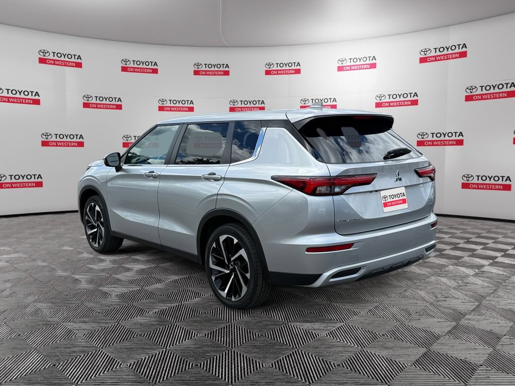 Used 2024 Mitsubishi Outlander SE AWD/4WD image 7