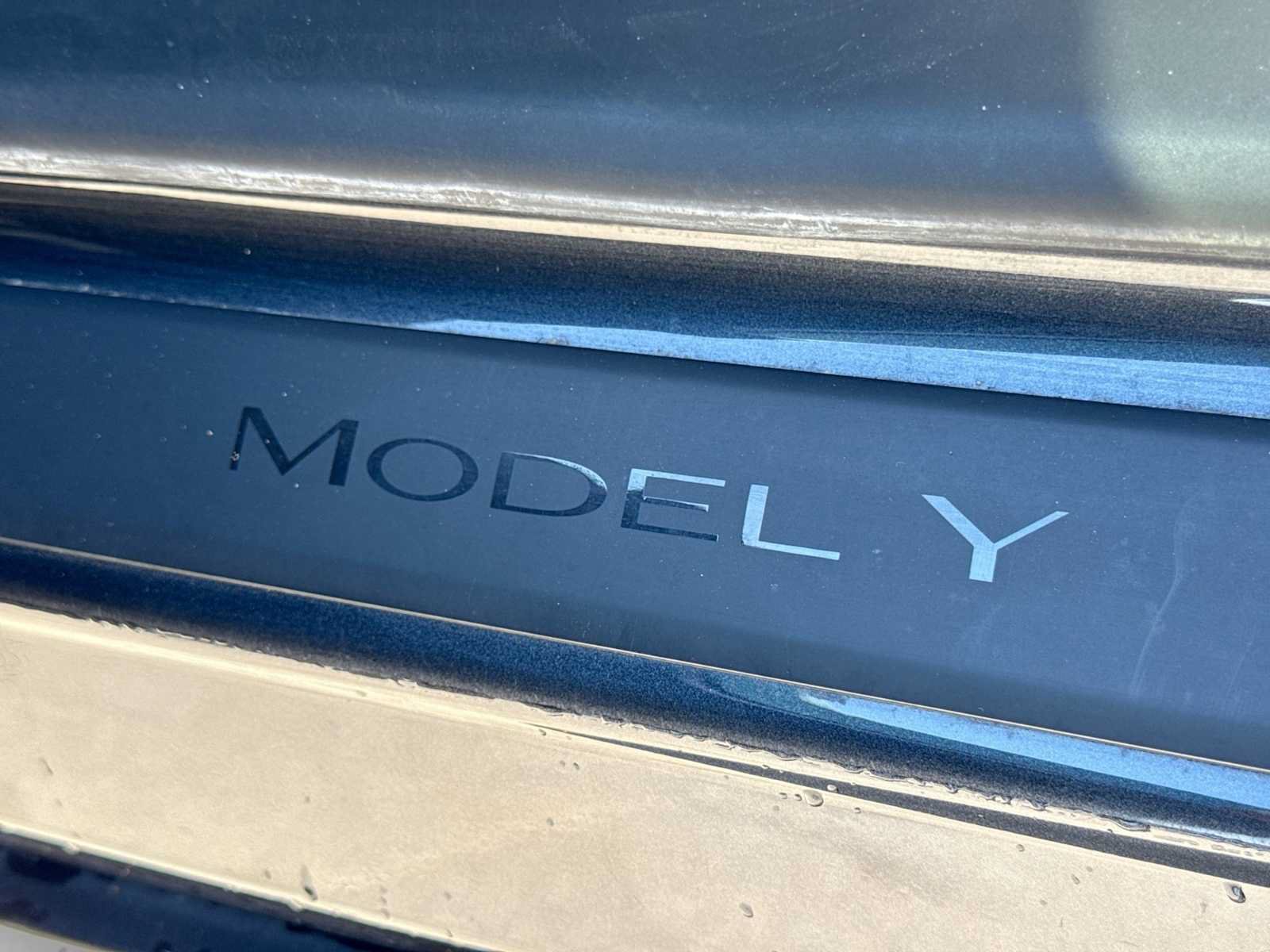 Used 2024 Tesla Model Y Long Range AWD/4WD image 12